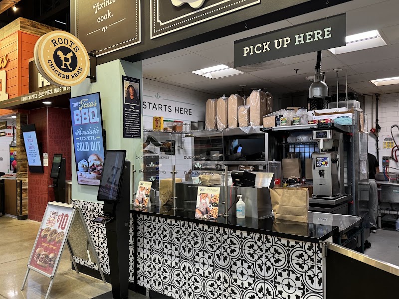 Main Streat Food Hall By H-E-B