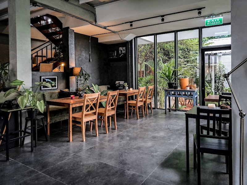 Earth House | Restaurant | Wine Bar