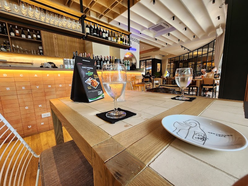 Greyhound Cafe - The Avenue Ratchayothin