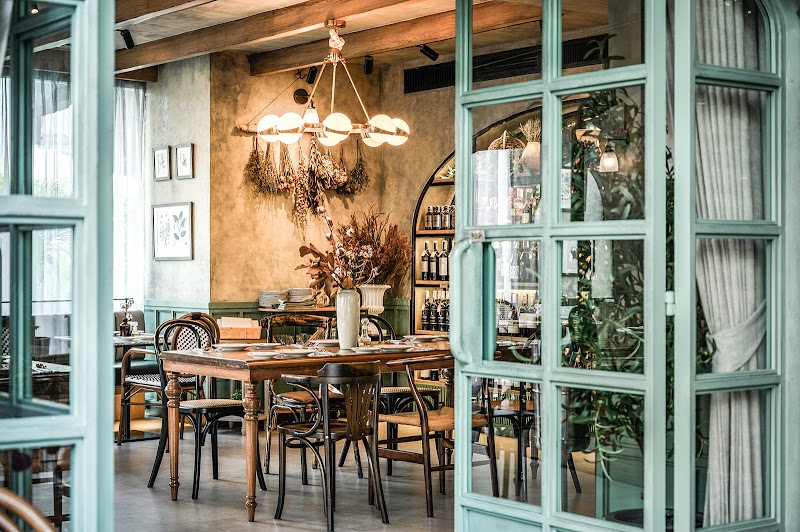 La Plante Bistro & Cafe