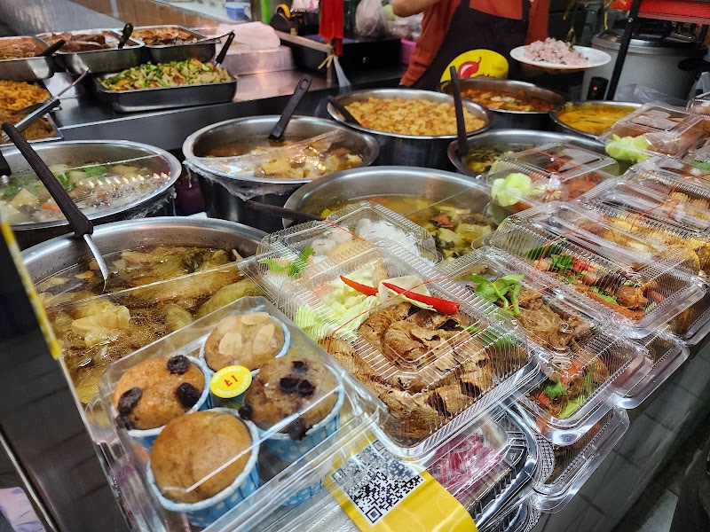 Ton Phon (ร้านต้นผล)