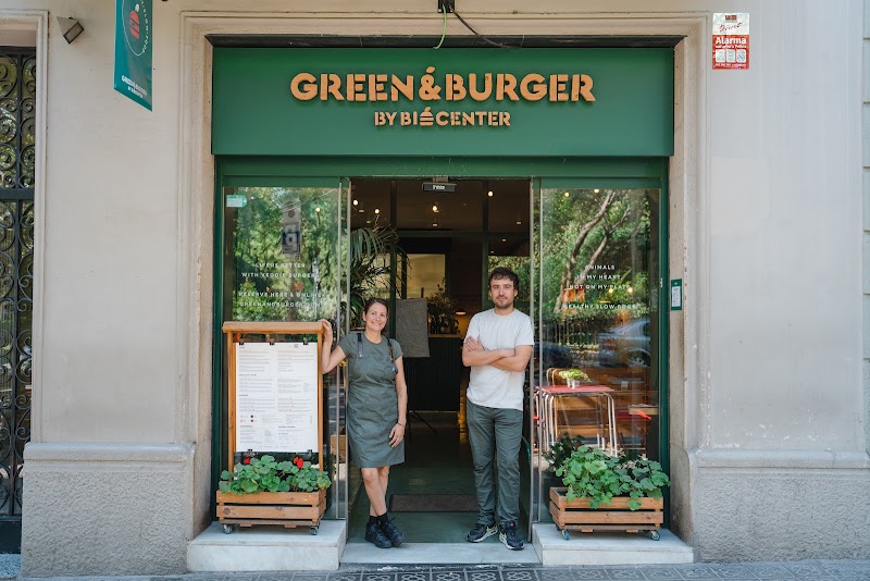 Green&Burger Barcelona - Burger & Healthy Restaurant Near Sagrada Familia