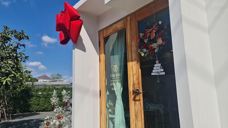 TORA BAKE トラ•ベイク : Homemade Bakes & Coffee Shop
