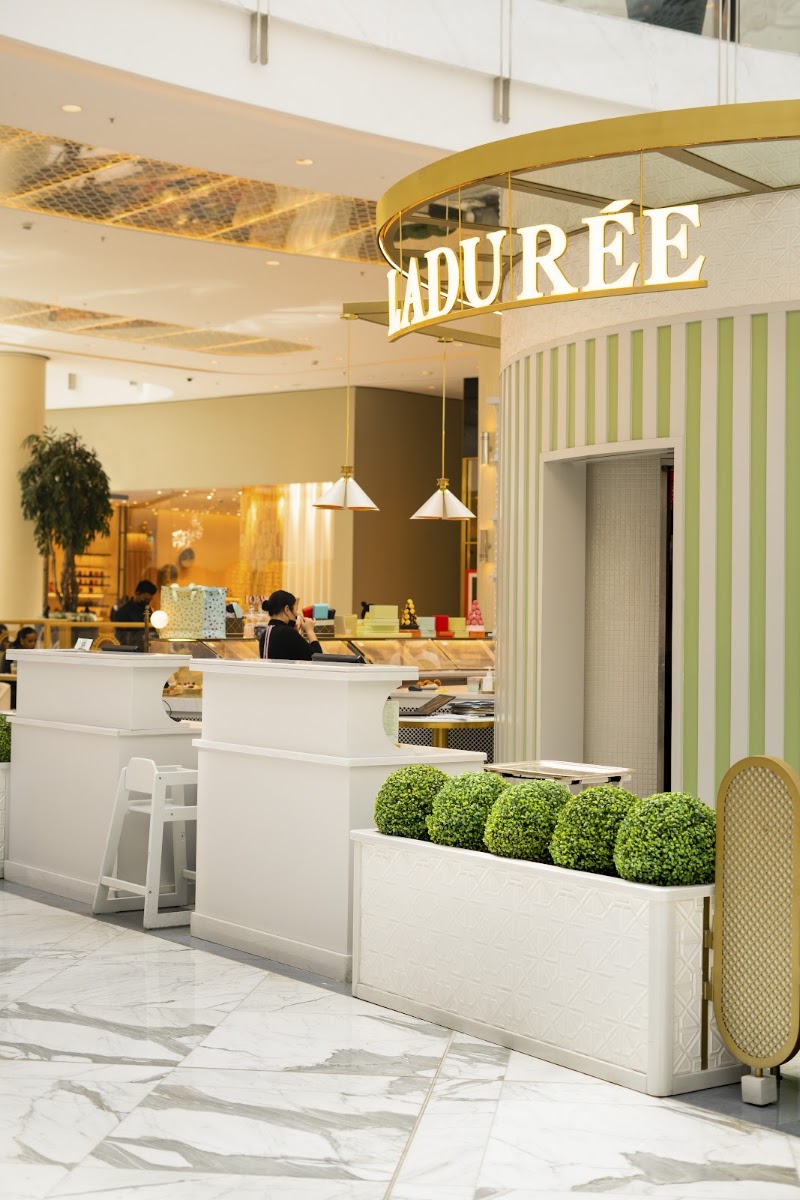 Ladurée Dubai Mall Fashion Avenue