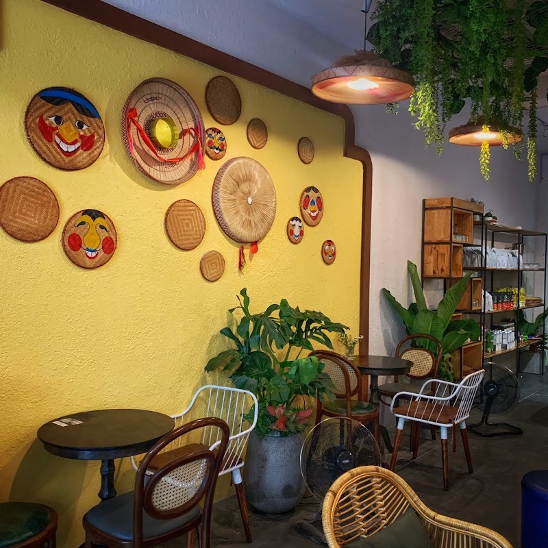 Tonkin Garden Egg Coffee & Eatery [Cafe & Croissant]