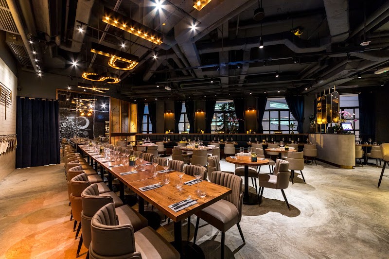Tipsy Restaurant & Bar