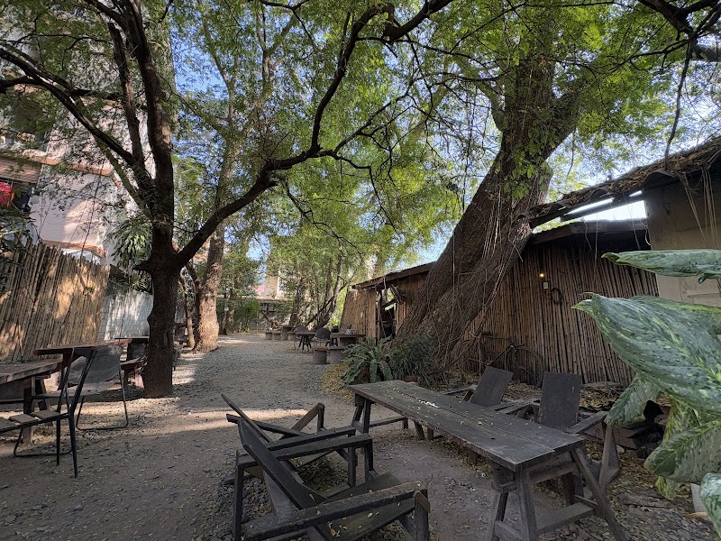 Chanmai Restaurant & Café