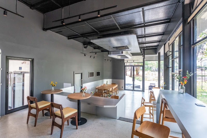 Gravity Coffee Space