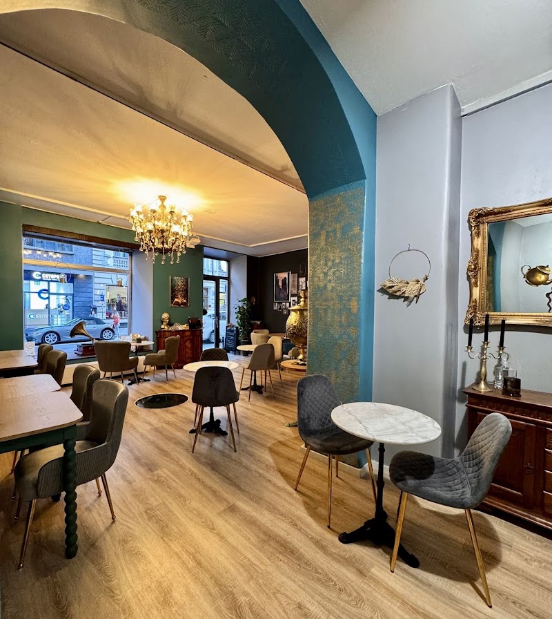 Cafe Vintage