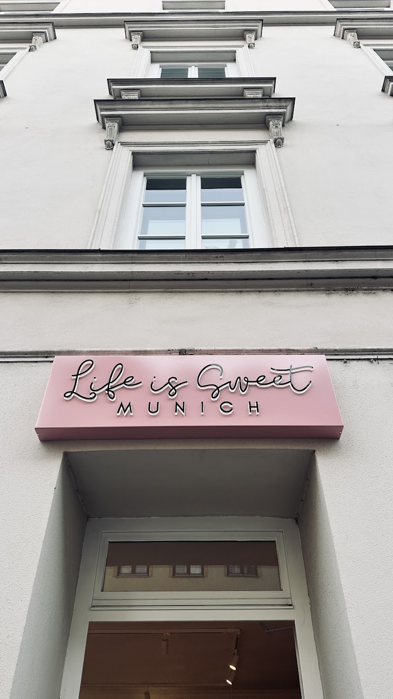 Life is Sweet Munich Cafe | Cheesecakes | Cakes | NY Cookies