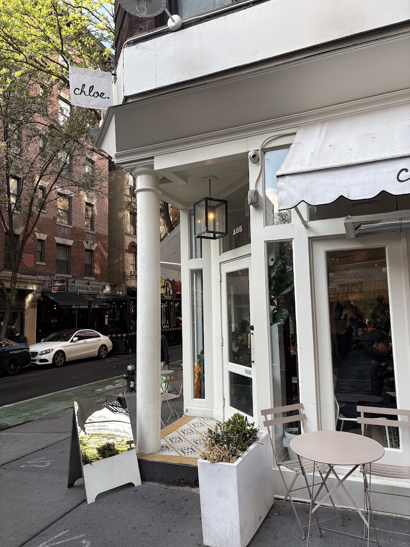 CHLOE'S