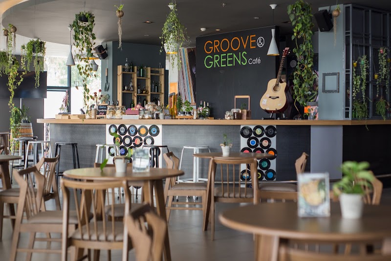 Groove & Greens Café