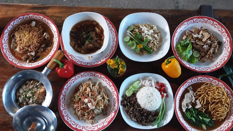 เม่นราดหน้า