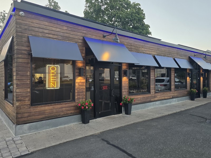 Christo's Restaurant & Bar