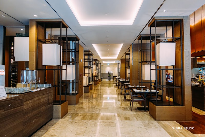 Grand Kitchen