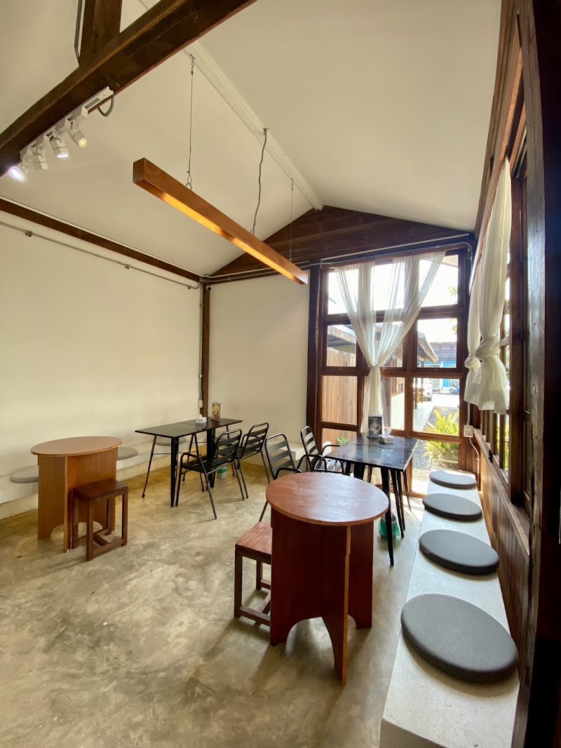 ลักษณ์6 คาเฟ่อุบล cafe ร้านอาหารอุบล กาแฟ มัทฉะ