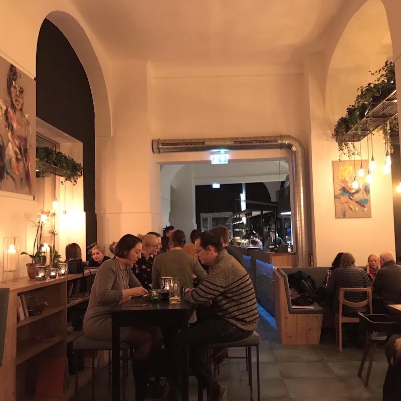 LETO Cafe Restaurant